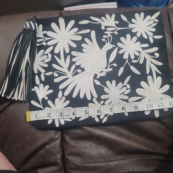 Black & white soutache floral peacock leather tassel zip clutch bag purse - Picture 1 of 6